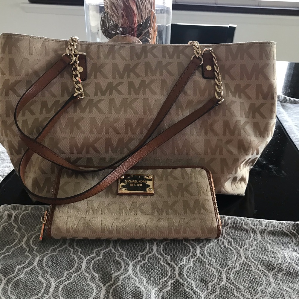 Michael Kors bag and wallet